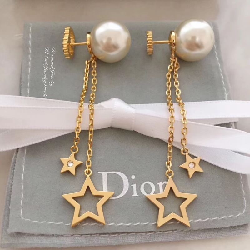 Super Hi-End Quality !!!! ((งาน 1:1 เหมือนในช็อปมากที่สุดในท้องตลาด)) Christian Dior Earring ต่างหูดิอองาน 1:1 เหมือนของแท้เป๊ะๆค่ะ รับรองงานสวยมากกกกก ดูหรู ดูผู้ดีสุดๆ งานดี เพชรคุณภาพดีมากๆมากๆคะรับประกันความพอใจเลยค่ะ ตัวเรือนสีทอง งาน laser stamp เหม