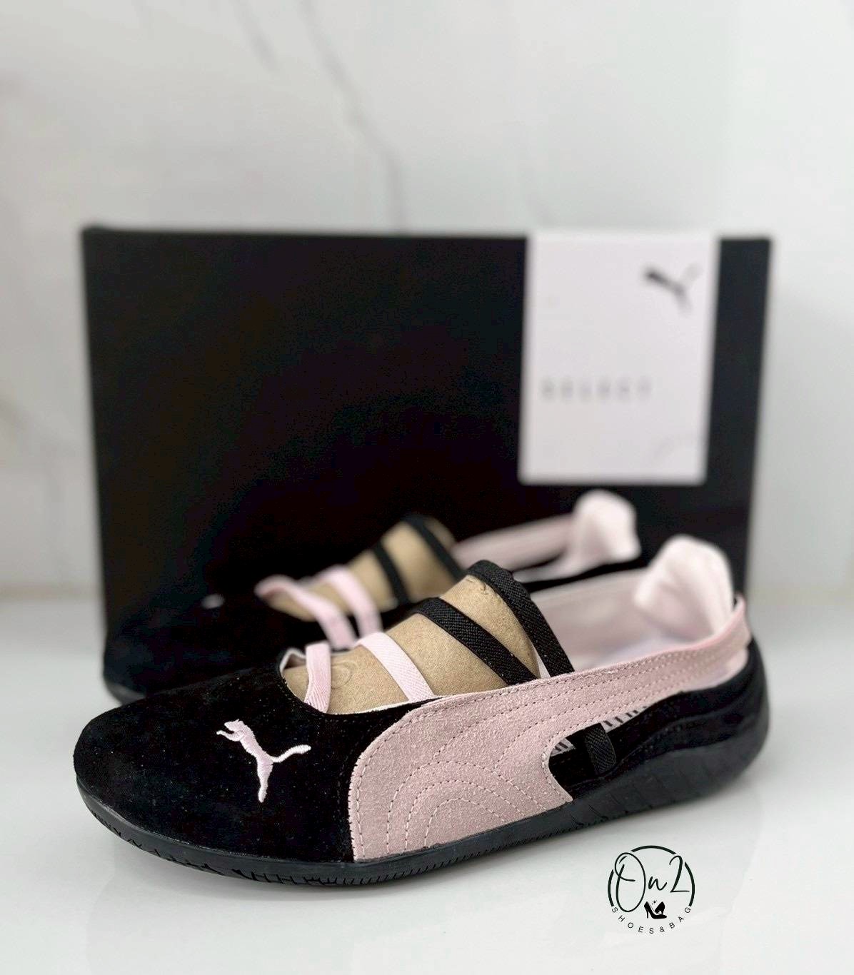 PUMA SNEAKERS รองเท้าผ้าใบ PUMA งานใส่สลับแท้ ทรงสวยงานจริงสวยเป๊ะมากๆค่ะใส่ไปเรียน ทำงาน วิ่ง ใส่ไปยิมส์ ใส่ออกกำลังกาย ใส่แฟชั่น ใส่ชอปปิ้ง ก็สวยมาก ไซส์มาใส่ได้ทั้งชายและหญิงเป็นอีกรุ่นที่ไม่อยากให้พลาดกันจ้า