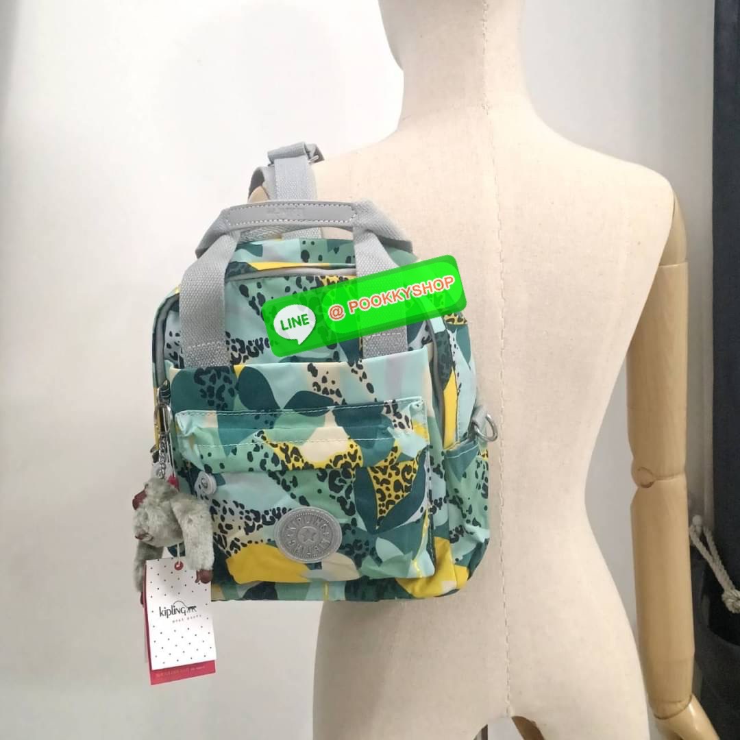 KIPLING 3 WAYS MINI BACKPACK ซับในลายตาราง กระเป๋าสะพาย 3 Ways รุ่นใหม่ วัสดุ Nylon & Polyester 100% หูหิ้วหนังปั๊มชื่อแบรนด์ สายสะพายยาวเลื่อนปรับได้ free size และ สามารถถอดได้ สามารถถือหรือสะพายได้ จะสะพายไหล่ สะพายเฉียง Crossbody หรือจะคล้องสายเป็นเป้ส