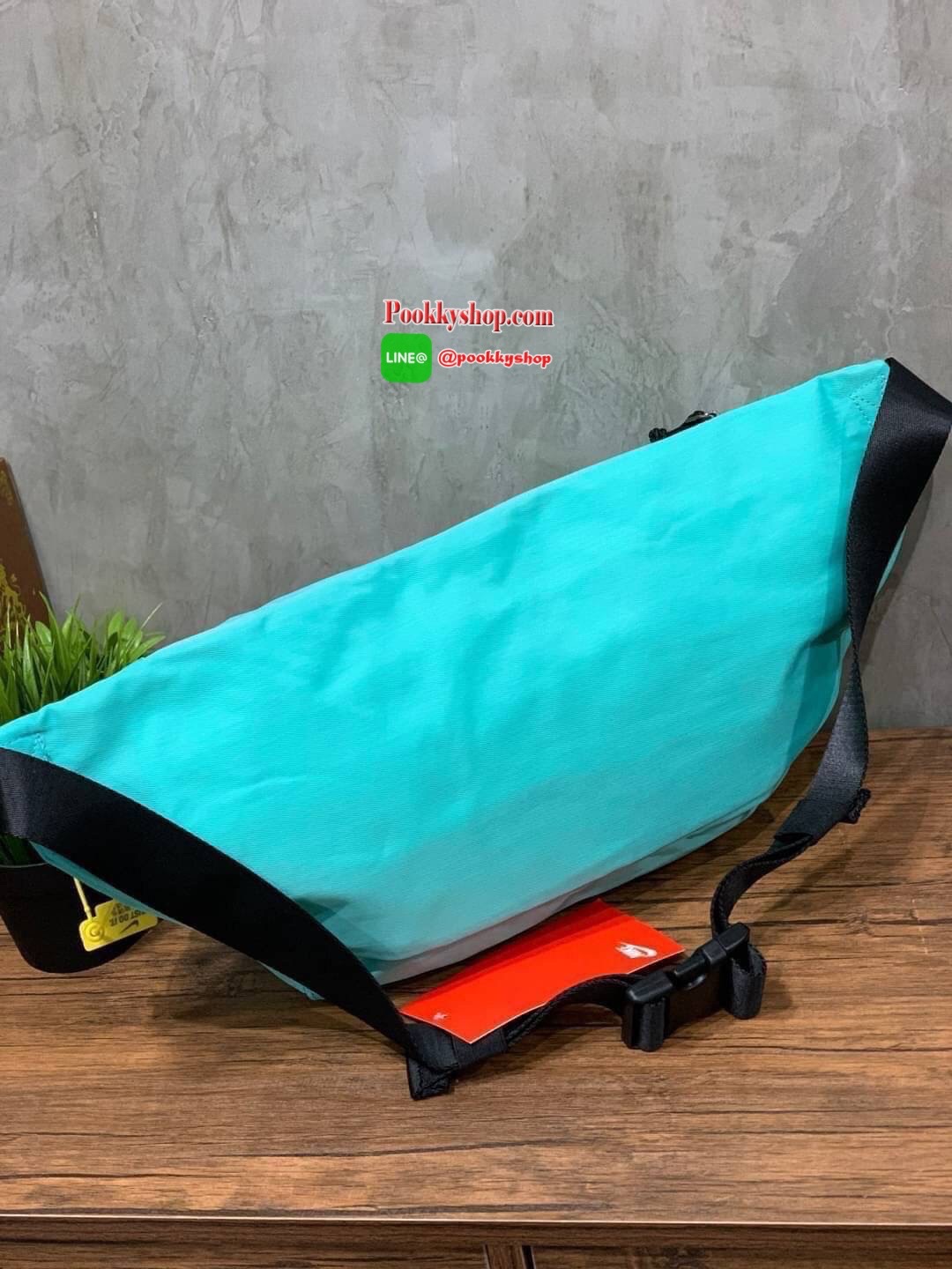 Nike Tech hip pack กระเป๋าคาดเอว Nike Tech สีใหม่..รุ่นใหม่ชนช้อป!! ให้คุณหยิบใช้อุปกรณ์กีฬาและพกพาได้อย่างง่ายดาย พร้อมโดดเด่นด้วยกระเป๋าซิป 2 จุดสำหรับเก็บสิ่งของ และสายกระเป๋าแบบปรับได้เพื่อให้แนบกับลำตัว ใช้งานได้คล่องตัว ใส่ของได้จุสมใจเลยคร้า