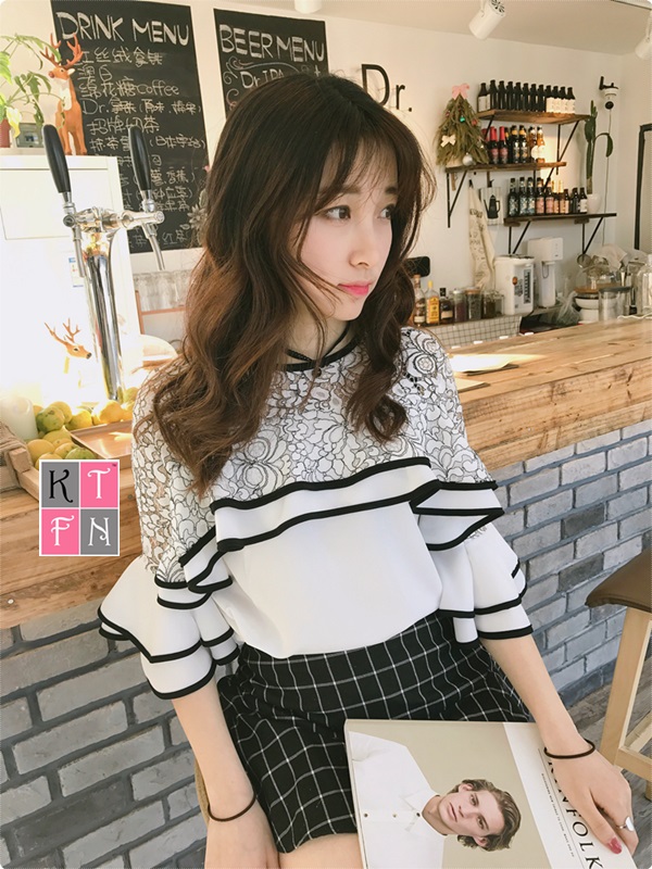 KTFN เสื้อแฟชั่นเกาหลี ผ้าชีฟอง+ลูกไม้ระบาย สีขาว