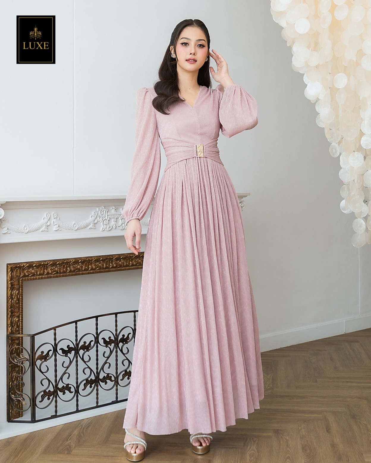 เดรสแฟชั่น แม็กซี่เดรสเสื้อคอวีแขนยาว กระโปรงจีบรูดรอบตัว