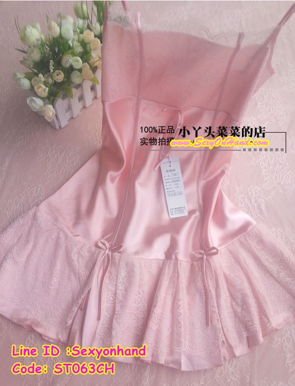 ชุดนอนผ้าไหม ชุดนอน สายเดี่ยว สีขมพูอ่อน เนื้อผ้าไหม แต่งลูกไม้ปัก ช่วงอก ชายแต่งระบายลูกไม้ แบบหรู คุณหนูมากๆคะ