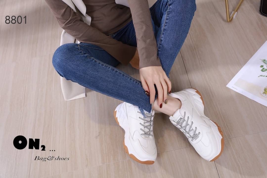 NY sneaker style ผ้าใบหนัง สไตล์แบรนด์ดัง งานน่ารัก ใส่สวยจริงอะไรจริง คู่นี้เก็บรักษาและทำความสะอาดง่าย ทนทานลุยน้ำได้ คะ สาวๆรักผ้าใบหนังต้องมีติดไว้เลยจ้า