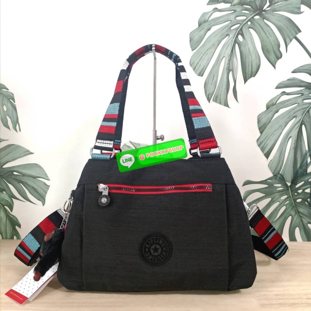 KIPLING ELISE HANDBAG กระเป๋าถือและสะพายไหล่ ขนาดกำลังพอดี จุของได้มาก มีหูจับสองสาย ถือสะดวก น้ำหนักเบา มีช่องซิป ด้านหน้า ช่อง กระเป๋าหลักเปิด-ปิดด้วยซิป มี3 ช่องว่างใส่ของได้จุมากๆ ใส่มือถือได้ กระเป๋าสตางค์ใบยาว และ เครื่องสำอางค์ได้หลายชิ้นเลยค่ะ เก็