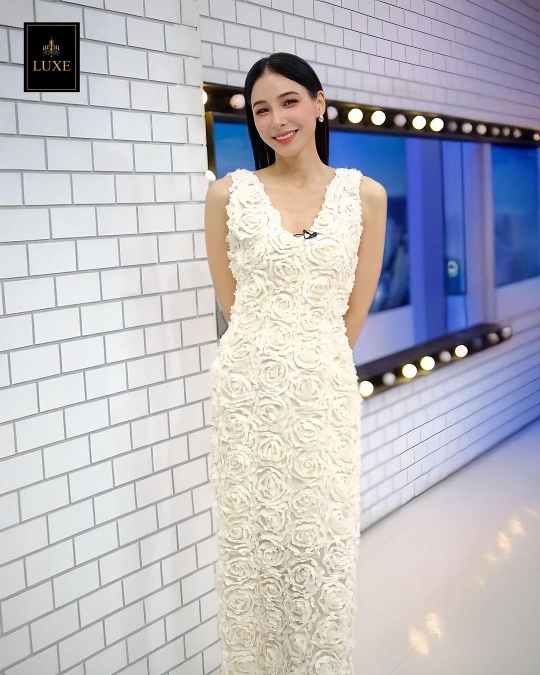 เดรสแฟชั่น เดรสเสื้อคอวีแขนกุด ทรงเข้ารูป