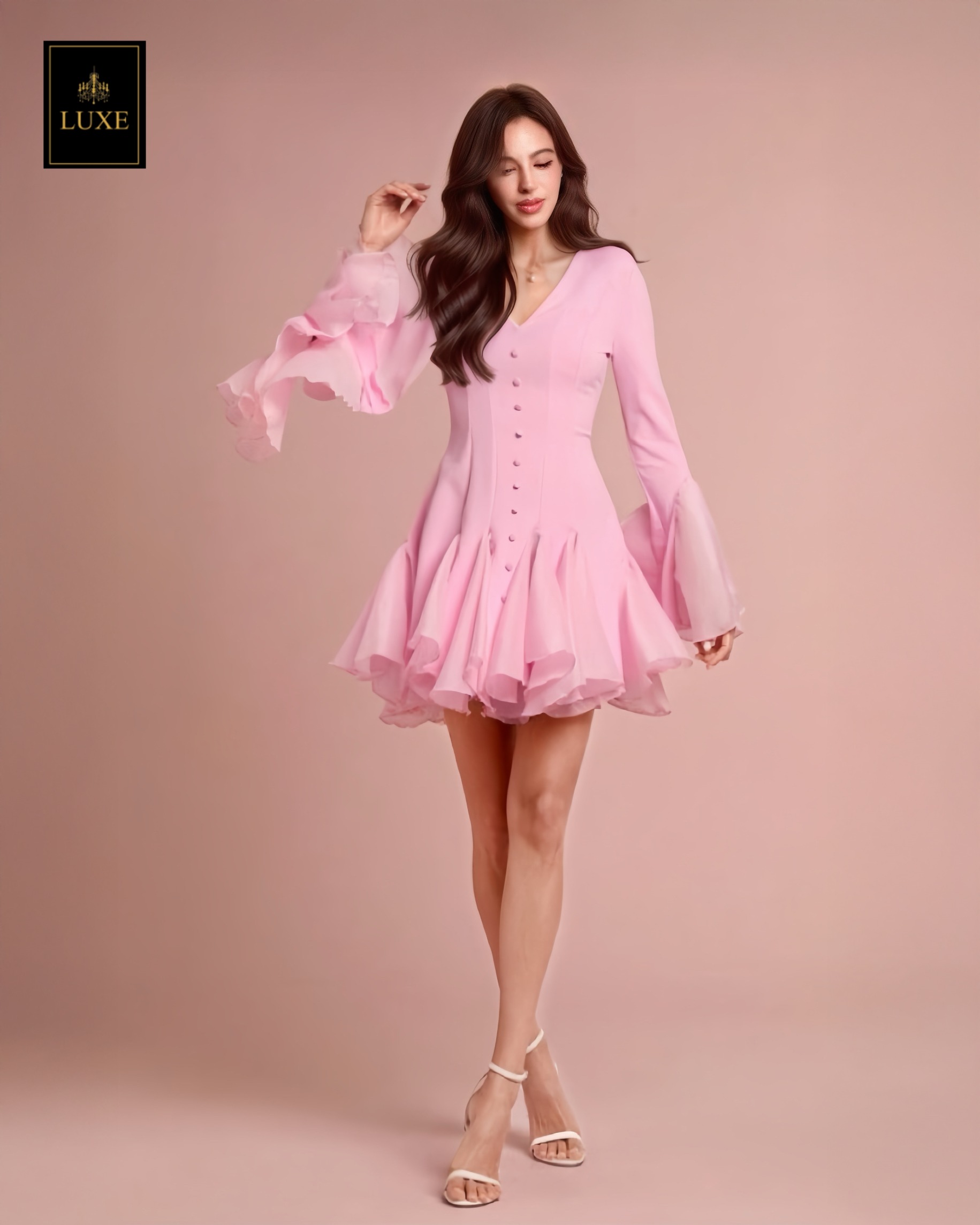 เดรสแฟชั่น ดีเทลปลายแขน และชายกระโปรงต่อผ้า แต่งระบายรอบ ด้านหน้าติดกระดุมปั๊ม