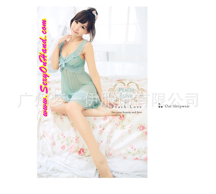 ชุดนอนเซ็กซี่ ชุดนอนซีทรู แต่งพีซทั้งตัว สีเขียวอมฟ้าอ่อน ติดริบบิ้น เนื้อผ้าทิ้งตัว เกรดPremium สวยเซ็กซี่ ยั่วยวนมากๆคะ+G-string