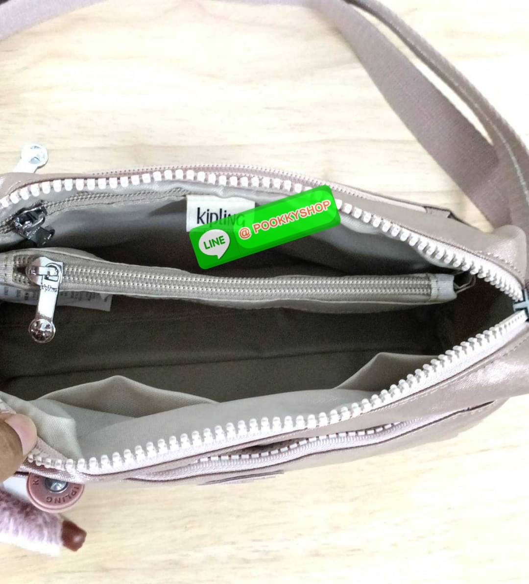 KIPLING Monkey program K16217 Seoul up sling bag รุ่น 3 ซิป สะพายข้าง ขนาดเล็กทรงสี่เหลี่ยมผืนผ้า วัสดุ Nylon 100% หลากหลายฟังก์ชั่นใช้งาน ครบครันในใบเดียว