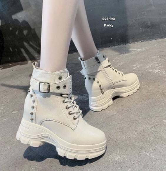 บู้ทผ้าใบเสริมส้น ss1193 งานนำเข้าสุดเท่ห์ ชิคมาก สาวๆใส่แล้วดูเก๋ เท่ห์ ดูดีสุดๆ หนัง pu พื้นนิ่ม อะไหล่ไฮเอนตั้งแต่เชือกผูก หมุดทองไม่มีหลุด งานดี ประณีตทุกจุด