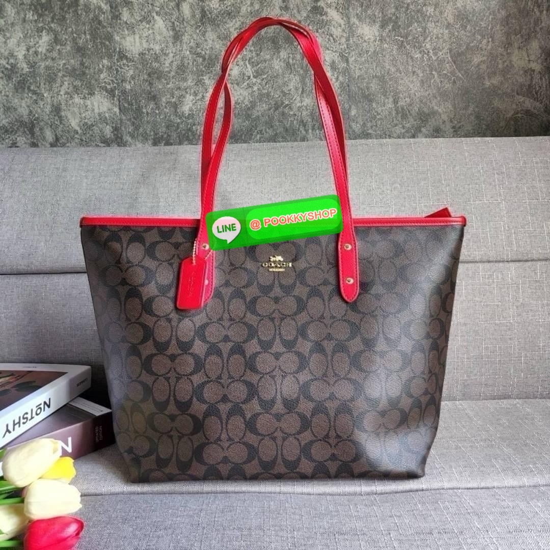 COACH CITY ZIP TOTE IN SIGNATURE COATED CANVAS (COACH F36876) กระเป๋าสะพายทรงช้อปปิ้ง ทรงสวย ทรงยอดนิยมใบใหญ่ยุของได้เยอะ หนังcanvas ลาย C Signature สายหนังแท้ สะพายขึ้นไหล่ได้สวย ใบใหญ่ ใช้งานง่าย มีซิปปิดด้านบน มีผ้าบุด้านใน มีช่องซิป