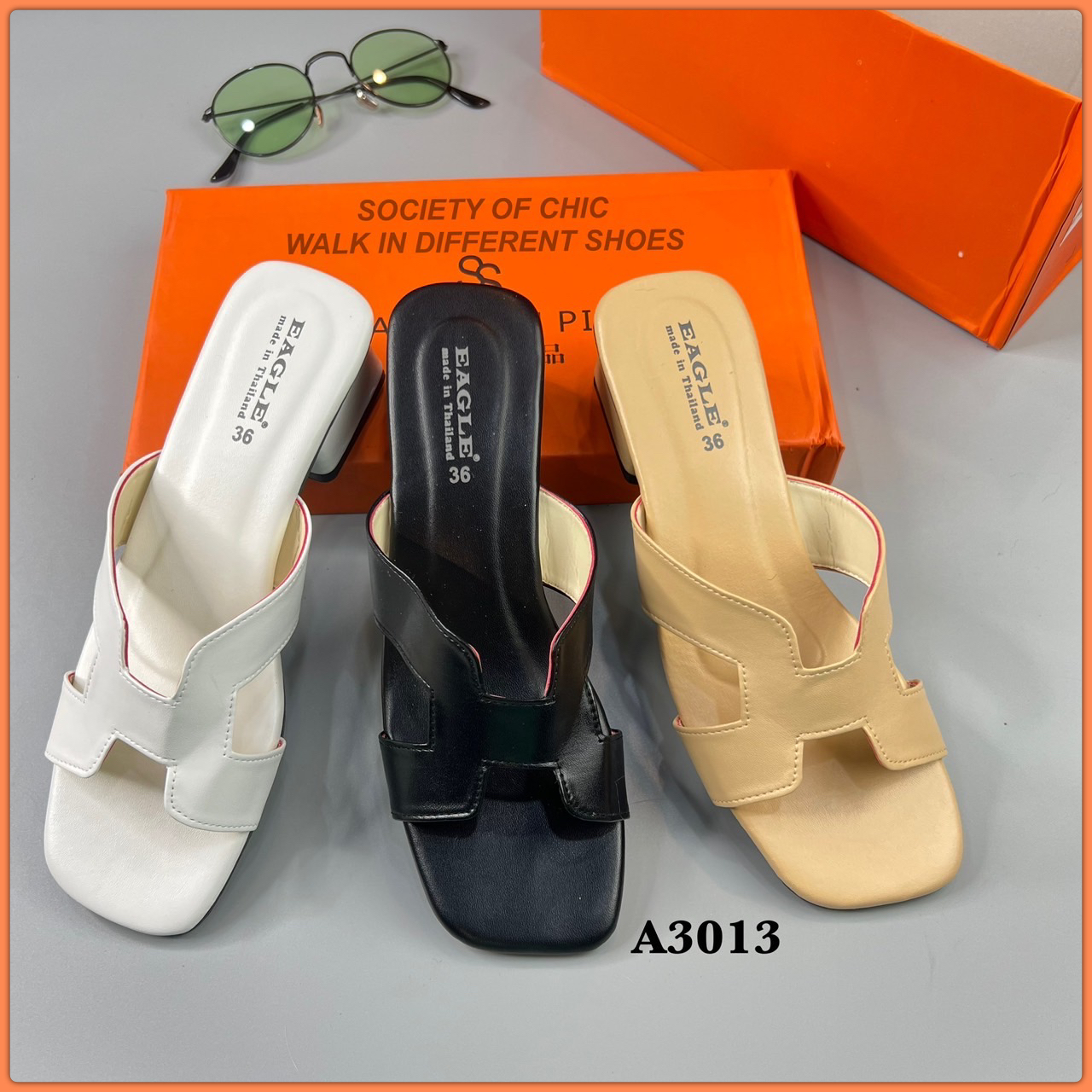 ขายดี ตลอดกาล maxi หน้าสวม H Logo รองเท้าที่หยิบมาใส่ได้บ่อยสุดแบบไม่มีเอาท์ หนังนิ่ม งานสวยใส่สบาย classy มาก ก.ไก่ ล้านตัว พื้นนิ่ม สูงเพียง 2 นิ้ว ใส่เดินยาวๆไปเลยจ้า