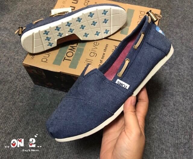Toms Shoes พร้อมส่งค่ะส่งสุดฮิตรองเท้าสุดป๊อบมาทั้งลายNormal และลาย limited edition ใครรอรุ่นนี้อยู่ห้ามพลาดนะคะ
