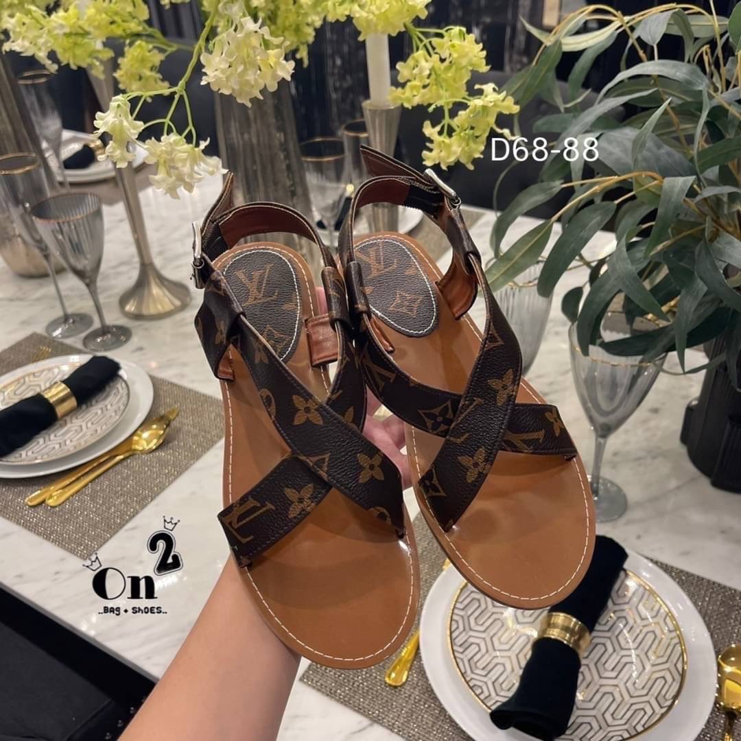 New in รองเท้าแตะ LV พื้นคิวทรงสวมไขว้รัดข้อเท้า สายปรับขนาดได้