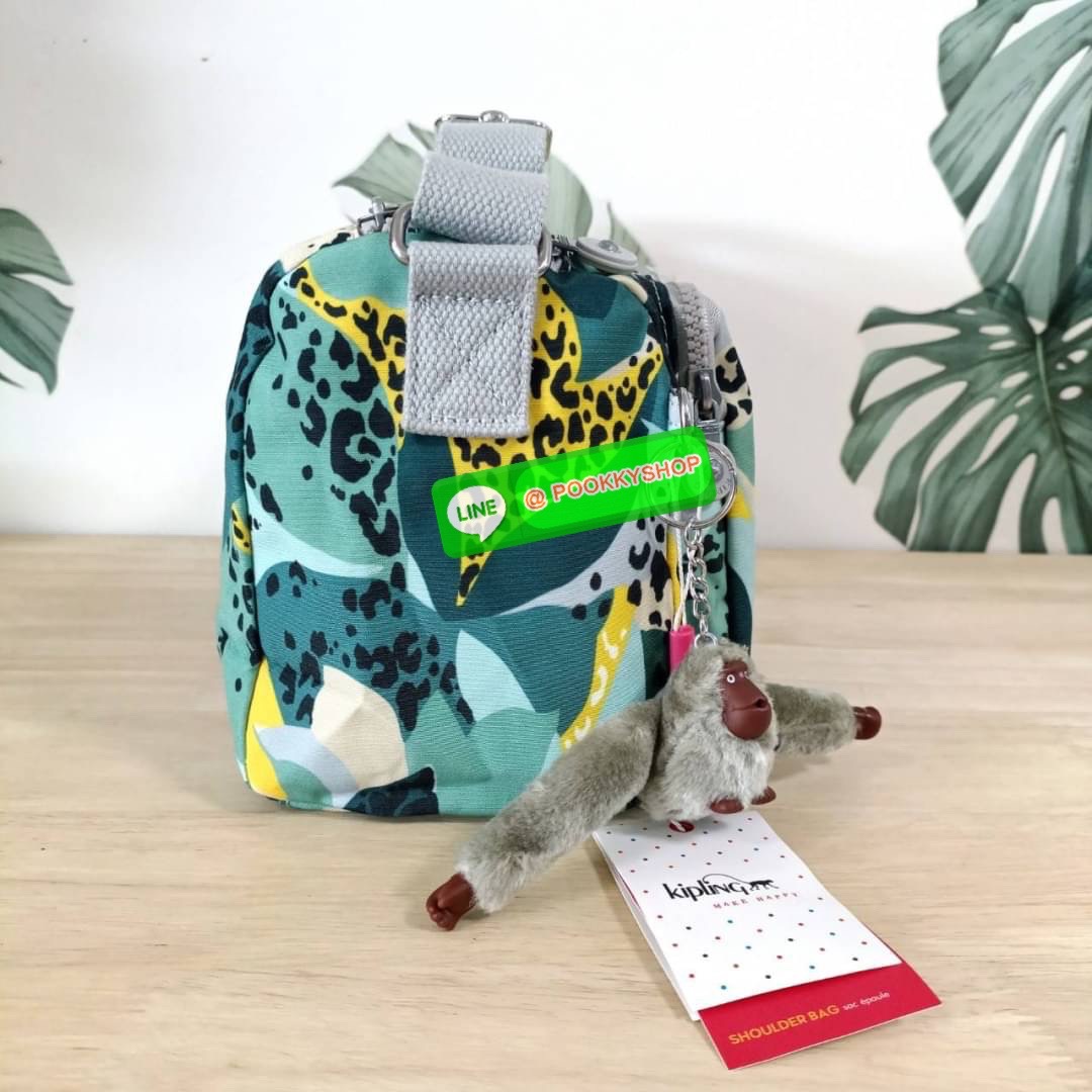 KIPLING RETH CROSSBODY BAG ซับในตาราง วัสดุ Nylon+polyester กระเป๋าสะพายข้างหรือ สะพาย Crossbody ได้ ช่องหน้าเปิด-ปิด ด้วยซิป พร้อมช่องแยกบ่อยด้านข้าง ช่องหลัก 2 ช่อง ด้านในโล่งกว้าง สามารถจุสัมภาระได้เยอะ พร้อมช่องซิปหลัง สายสะพายปรับระดับสั้น-ยาว ได้ fr