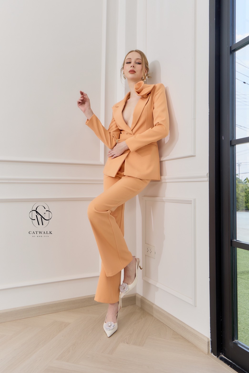 ชุดเซทแฟชั่น กับSet BLAZERปกดอกไม้+เข็มขัด+กางเกงทรงสวย