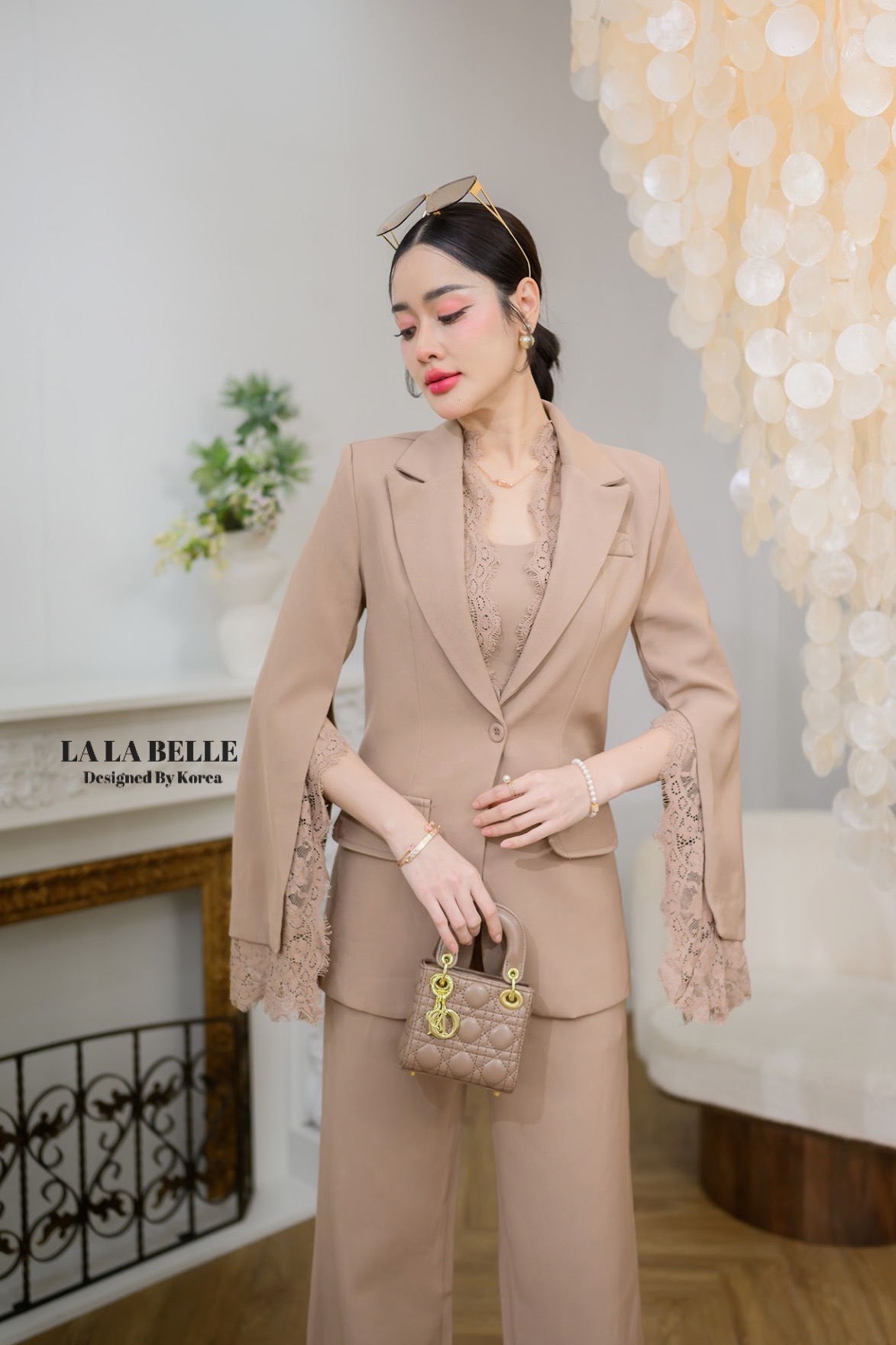 ชุดเซทแฟชั่น เซต 3 ชิ้นผ้าสูทอัดกาวอย่างดีผ้าดีทรงสวย เสื้อครอปสายเดี่ยว เสื้อสูทคอปกแขนยาว เกงขายาว