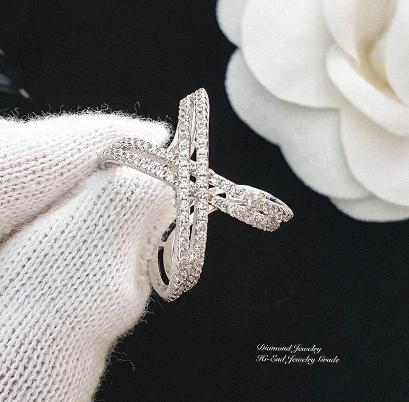 Super Hi-End quality!!!! ((Premium CZ Diamond)) Diamond Bangle & Ring กำไลและแหวน งานเข้าเซตเกรดจิวเวอรี่ งานสวยมากๆค่ะ ดีไซน์โมเดิร์นไม่ล้าสมัยใส่เข้ากับทุกชุด งานเกรดจิวเวอรี่นะคะรุ่นนี้ประดับด้วยเพชรพรีเมี่ยม CZ แท้ เกรด 6A ค่ะ เพชรวิ้งสวยงาม แสตมครบ ซ