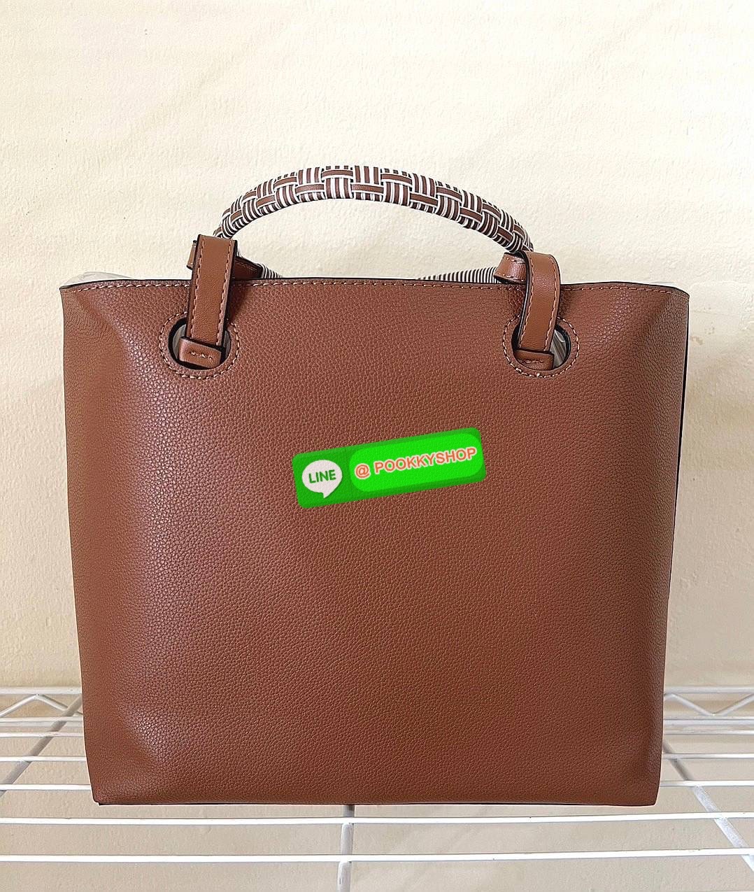 ✴️พร้อมส่งสีใหม่!✴️LOEWE HANDLE & SHOULDER BAG VIP GIFT WITH PURCHASE (GWP) กระเป๋าหนังแท้พรีเมี่ยมกิ๊ฟ Limited จาก LOEWE PERFUME DUTYFREE รุ่น Rare items สุดๆวัสดุหนังแท้ Lambskin แบบนิ่มเทคเจอร์สวยดีไซน์สุดหรูคงเอกลักษณ์แบรนด์ ภายในโล่งกว้