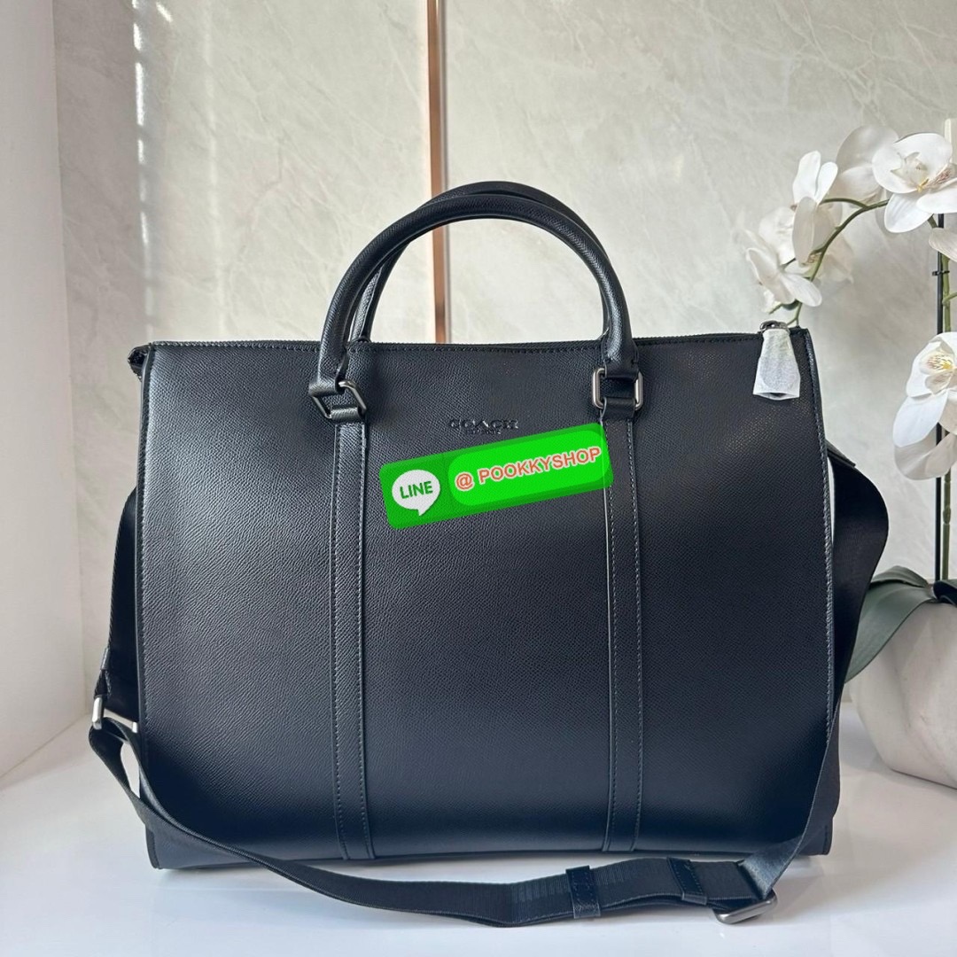 COACH GRAHAM ZIP BRIEF (CE439) 🔖กระเป๋าใส่โน๊ตบุ๊คใส่เอกสารใบใหญ่ 🔖วัสดุ:หนังแท้ทั้งใบ 🔖เปิดปิดด้วยซิป ภายในกว้าง มีช่องย่อยใส่ของจุกจิก ช่องใส่บัตร ใส่เอกสารและของสำคัญได้เยอะ 🔖สายสะพายสามารถถอดออกและปรับระดับได้คะ