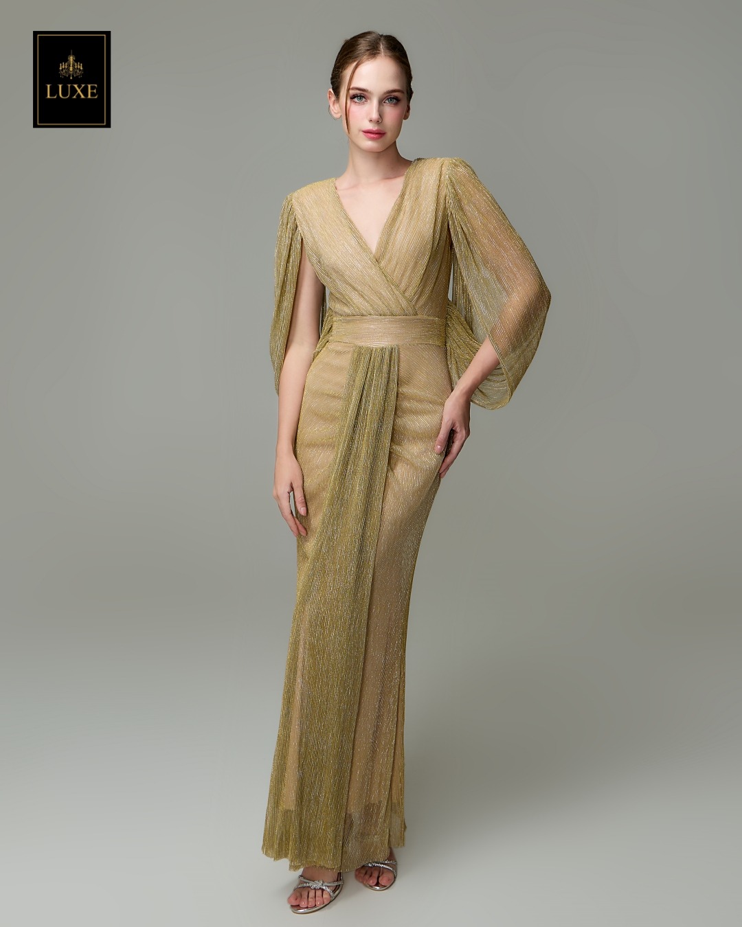 เดรสแฟชั่น แม็กซี่เดรสเสื้อคอวีคลุมแขน กระโปรงเข้ารูปตรงสะโพก