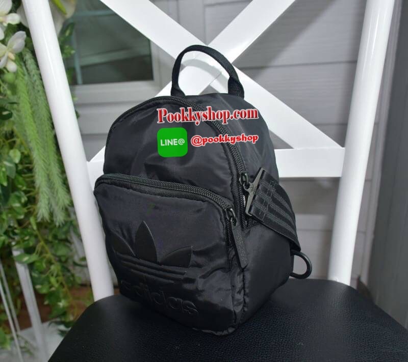Adidas Mini shoulder bag & Backpack กระเป๋าเป้สะพายหลัง ขนาดmini เปิด-ปิด ด้วยซิป วัสดุ Nylon น้ำหนักเบา ภายโล่ง ใส่โทรศัพท์ กระเป๋าตังค์ได้ มีช่องซิปด้านหน้า1ช่อง มีสายสะพาย2เส้น สะพายข้างหรือเป้ได้ สีน่ารักๆ เข้าได้กับเสื้อผ้าทุกสีเลยค่า!!