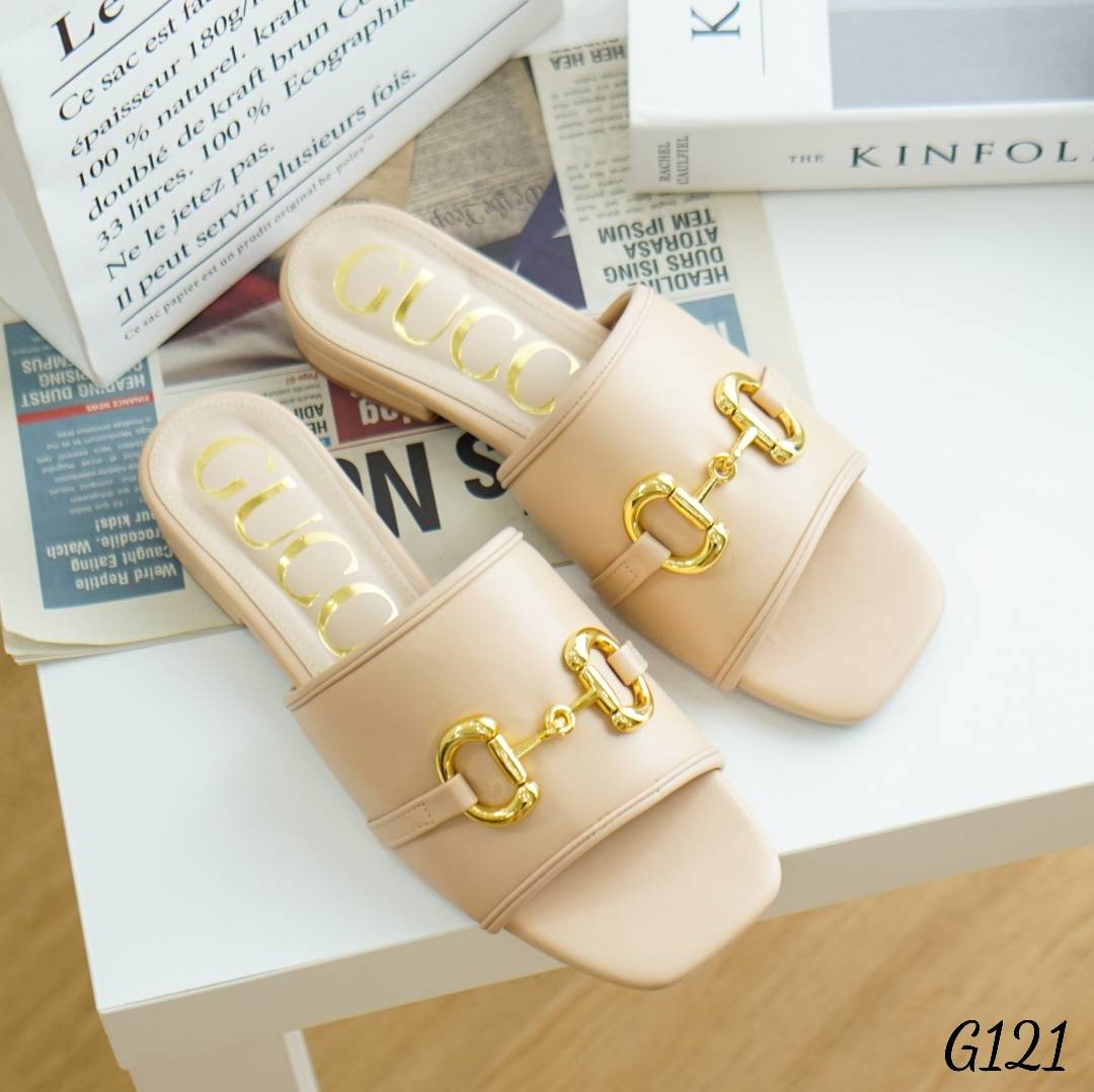 พร้อมส่ง รองเท้าแตะสวยมากกก ชนช้ อป มาใหม่ล่าสุด ทรงสวม อะไหล่สีทอง งานหนังpuแท้ นิ่ม มากกกกก ทรงสวย สาวหน้าเท้ากว้างใส่ได้ ส้นสูง1นิ้ว คือมัน ดีมาก ลงตัวสุด ใส่เดินสบายมากด้วยจ้า