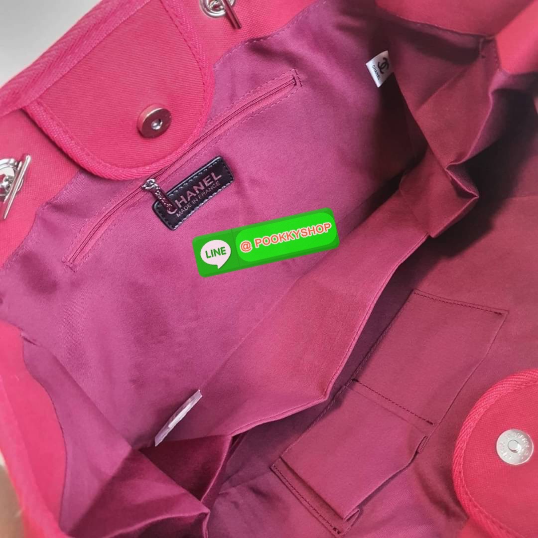 กลับมาพร้อมส่งอีกครั้ง!! รอบนี้มีมาให้เลือก8สี เลยค่ะ กับรุ่นที่สาวๆรอคอย CHANEL CANVAS TOTE BAG จากงานพรีเมี่ยม VIP GIFT รุ่นดังเลยค้า SIZE ใหญ่อลัง ตัวกระเป๋าเป็นผ้า CANVAS เนื้อดีสมราคา อะไหล่เงินปั้มแบรนด์แท้ทั้งใบ ด้านหน้าปัก logo แบรนด์สุดหรู จุของไ