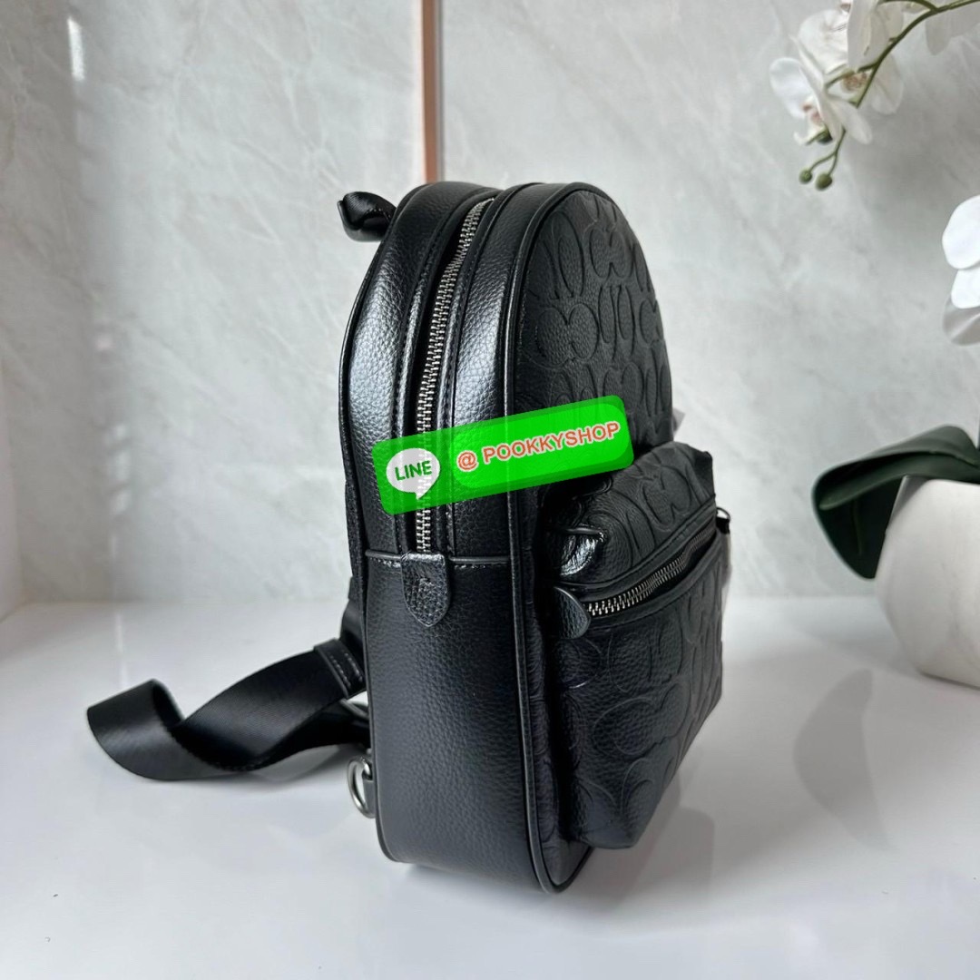 COACH CHARTER PACK LEATHER (CP162) 🔖กระเป๋าคาดอก/คาดหลัง ขนาดกำลังดีน่ารัก 🔖วัสดุ: หนังแท้ทั้งใบคะ 🔖เปิด-ปิดแบบซิป ภายในโล่ง มีช่องย่อย1 ช่อง ช่องซิปด้านหน้า1ช่อง 🔖สายสะพายสามารถปรับระดับได้