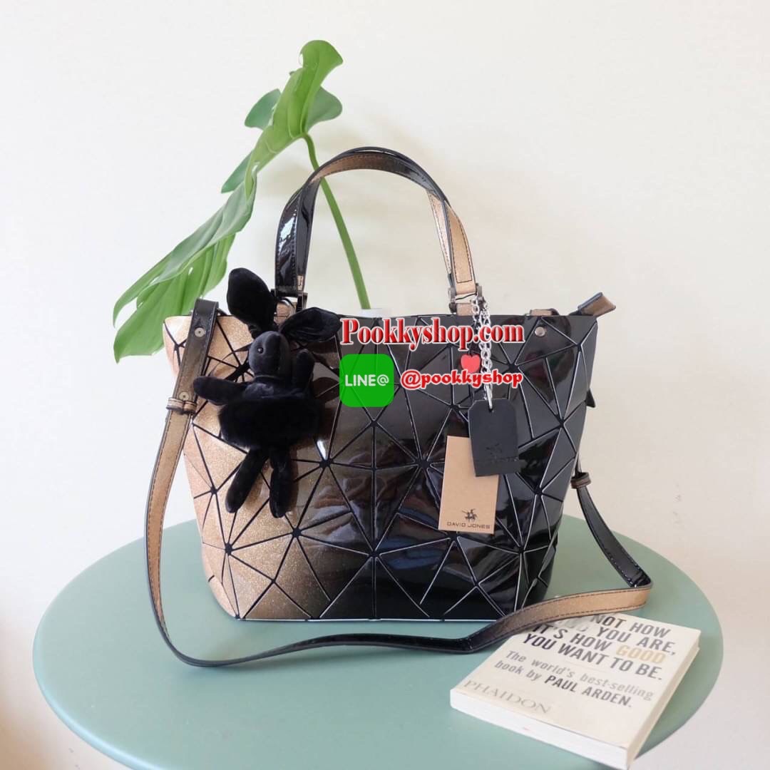 รุ่นขายดีมากๆ หายากมาเพิ่มแล้วค่ะ!! Mix shade colors !! Tone สีใหม่ Black xPeach สี Limited พิเศษที่ สวยไม่ซ้ำใคร แถมยังลาย หายาก ปรับทรงได้ 2 แบบ น่ารักมาก ค่า ( เนื่องจากสีเฟด ดังนั้นแต่ละใบลายสีอาจจะมีความแตกต่างกัน ) แต่ยังคงสวย แน่นอนค่า ฟรีตุ๊กตากระ