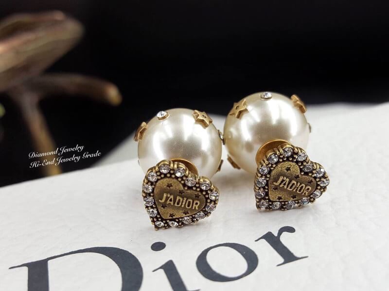 Super Hi-End Quality !!!!! ((เกรด 1:1 ดีที่สุดในท้องตลาด แสตมครบค่ะ)) Dior Tribales Earrings **คอลเลคชั่น Autumn 2018 ใหม่ล่าสุดเลยคร่า** งาน 1:1 เหมือนในช็อปเป๊ะๆ ต่างหูดิออรุ่นใหม่ ล่าสุดชนช็อป ดีไซน์สวยมากๆค่ะ ประดับอะไหล่ทองแอนทีคอย่างดี งานสวยไร้ที่ต