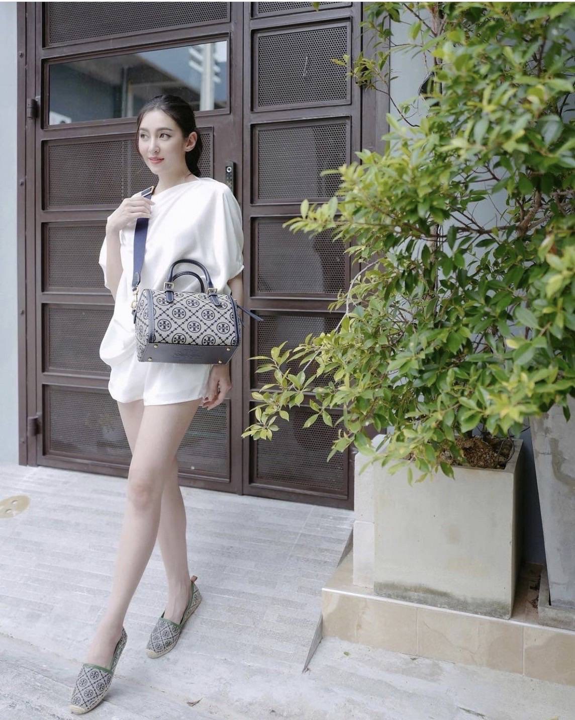 พร้อมส่ง To ry Bu rc h งานชนช้อปน้า ปังมาก สวยสุดๆจ้า ของมันต้องมีอีกแล้วแม่ งานเป๊ะ งานปั๊มค่า รุ่นแม่เบลจ้า