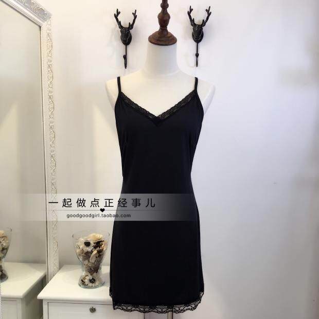 ชุดนอนเซ็กซี่ ชุดนอนสายเดี่ยว สีดำ แต่งสายลูกไม้ปักด้านหลัง สวยเปรี้ยว เนื้อผ้ายืด เกรดพรีเมี่ยม นุ่มลื่น เย็นสบาย +G-string