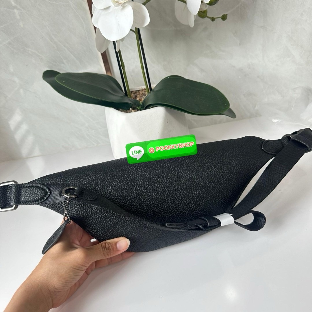 COACH Charter Fanny pack synthetic (C7700) 🔖กระเป๋าคาดอกรุ่นใหม่ไซส์มินิ ขนาดกำลังดี ทรงหล่อ 🔖วัสดุ: แคนวาสตัดสลับหนังแท้ 🔖สายปรับระดับได้ 🔖มี2 ช่องซิป ด้านหน้าและด้านหลัง 🔖ภายในช่องหลักมีช่องใส่ของจุกจิก1ช่อง