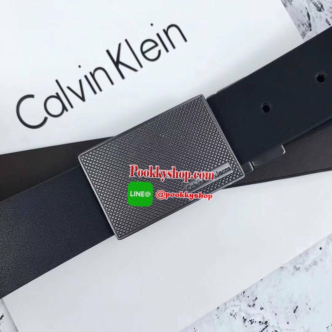 CALVIN KLEIN BELT AND BUCKLE SET เซตเข็มขัดหนังวัวแท้คุณภาพดี ในเซตประกอบด้วย หัวเข็มขัดโลหะ 2 หัว 2 แบบ พร้อมกับเข็มขัดหนังเรียบ 1 เส้นที่สามารถใช้ได้ทั้ง 2 ด้านสีดำสลับน้ำตาล สวยน่าใช้มากๆค่ะ