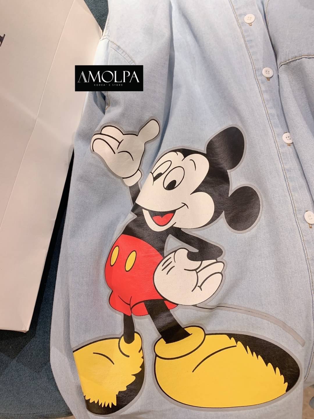 Detail พร้อมส่ง เสื้อยีนส์แท้แขนยาว MICKEY ตามแบบแท้ ใส่สบาย ชนช๊อป ใส่แล้วไม่ร้อนนะคะ จะใส่เดี่ยวๆหรือใส่คลุมเป็นตัวด้านนอกก็ชิคคคคมากกก ไม่มีถือว่าพลาดมากค่ะ
