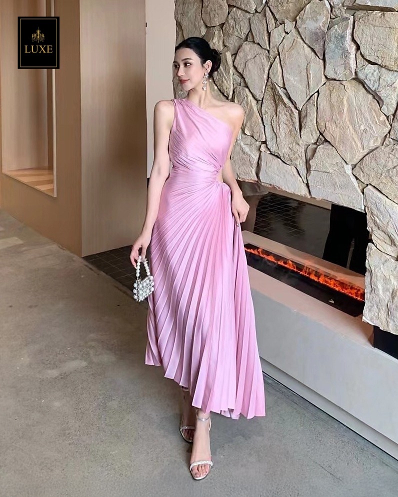 เดรสแฟชั่น เดรสเสื้อไหล่เดียว กระโปรงยาวชายเฉลียง อัดพลีททั้งตัว