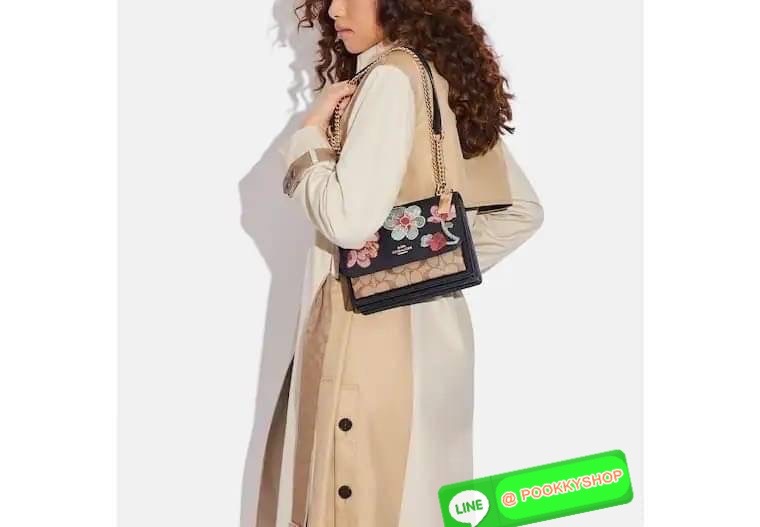 COACH KLARE CROSSBODY IN SIGNATURE CANVAS WITH FLORAL EMBROIDERY (COACH C9230) คอลเลคชั่นสุดหรู คุณนาย ยกให้ใบนี้เลยคะ สวยไม่ผิดหวัง กระเป๋าสะพายคอสบอดี้ หรือสะพายสายคู่คล้องไหล่ สะพายออกงานก็ดูดี วัสดุแคนวาสสลับ ปักลายดอกไม้สวยงาม ด้านในมีซิปและกระเป๋าเอ