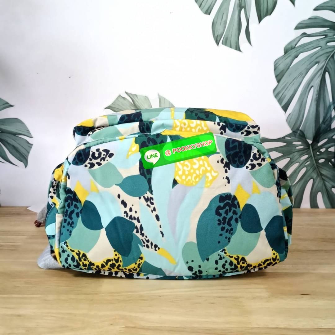 Kipling City Pack Medium Backpack กระเป๋าเป้ Kipling ขนาดกลาง วัสดุ Polyester 100% มีหูหิ้วด้านบน -ด้านหลัง มีซิปหลัง 1ช่องลึก -ด้านข้างมีช่องใส่ของเล็กน้อยทั้ง 2 ด้าน เปิด-ปิด ด้วยกระดุมแม่เหล็ก -ด้านหน้ามีช่องซิปใส่ของแยก 1 ช่อง และ ช่องปรับขนาดด้วยสายล