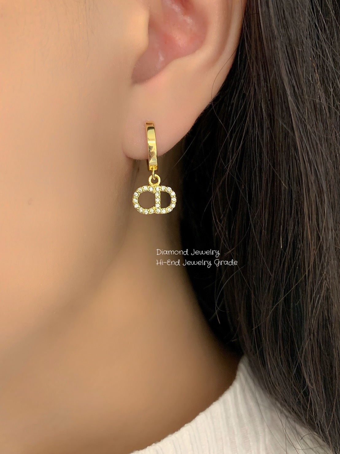 Super Hi-End Quality !!!! ((งาน 1:1 เหมือนในช็อปมากที่สุดในท้องตลาด)) Christian Dior Earring ต่างหูดิอองาน 1:1 เหมือนของแท้เป๊ะๆค่ะ รับรองงานสวยมากกกกก ดูหรู ดูผู้ดีสุดๆ งานดี เพชรคุณภาพดีมากๆมากๆคะรับประกันความพอใจเลยค่ะ ตัวเรือนสีทองเงา งาน laser stamp