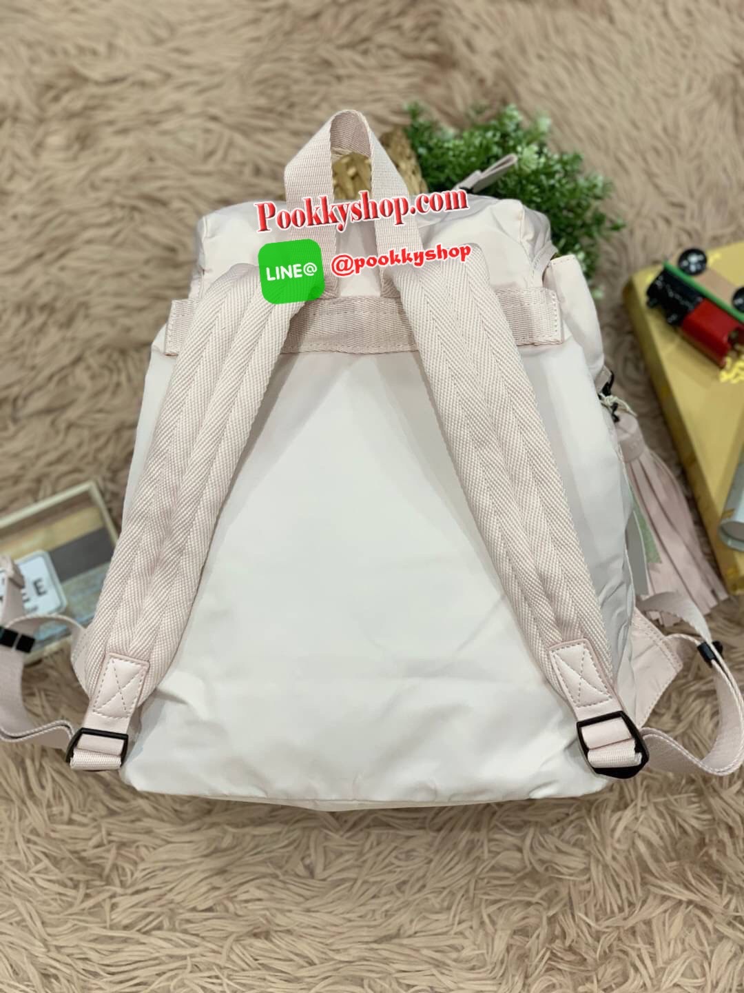 KIPLING INAN Medium Backpack with Push Buckle คอลเลคชั่นใหม่ล่าสุดจาก Paka Premium เป้ไซส์ขนาดกลางกำลังดีที่เปิดปิด2ชั้นด้วยเชือกรูดและตัวล้อคที่ทันสมัย วัสดุ Polyester100% อะไหล่สีRose goldทั้งหมดรวมถึงเจ้าพวงกุญแจmonkeyและพู่หนังrubber เพิ่มความหรูหรา ค