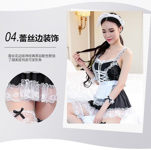 ชุดคอสเพลย์ ชุดแฟนซี สาวใช้เซ็กซี่ ชุดMaidสาวเซ็กซี่ สีดำ แต่งริบบิ้นกลางอก เล่นลูกไม้ชายกระโปรงและขอบเสื้อ ช่วงกระโปรง มีผ้ากันเปิ้อนติดกับตัวกระโปรง ในชุดมาพร้อมที่คาดผมแต่งระบายลูกไม้ และปลอกข้อมือ ลูกไม้ แต่งริบบิ้น2ข้าง