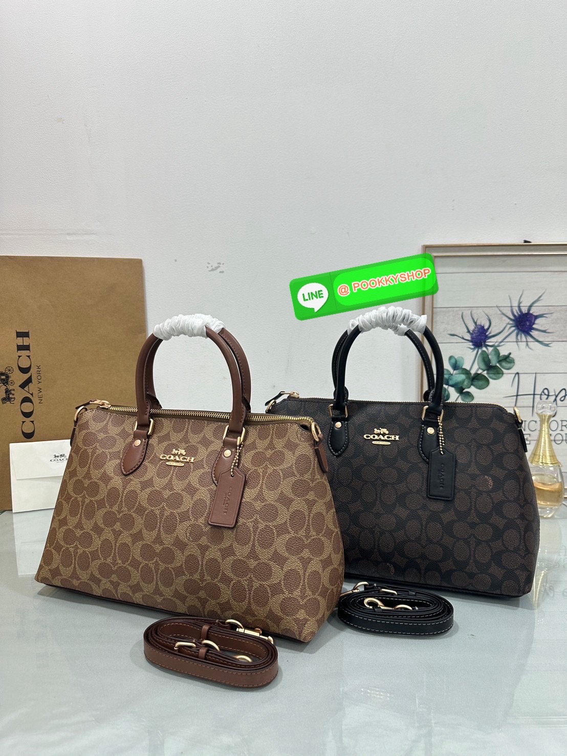 Coach CW422 Georgia Satchel Bag In Signature Canvas คลาสสิก เรียบหรู ใช้ได้ทุกโอกาส ใบนี้ไม่มีไม่ได้! Coach CW422 รุ่น Rowan Satchel คลาสสิก สวยหวานแต่ดูแพง ทรงหมอนถือได้ สะพายได้ น้ำหนักเบา ฟังก์ชันครบ ใส่ของได้เยอะ ไม่ต้องคิดนาน! จะออกงาน ทำงาน หรือใช้ท