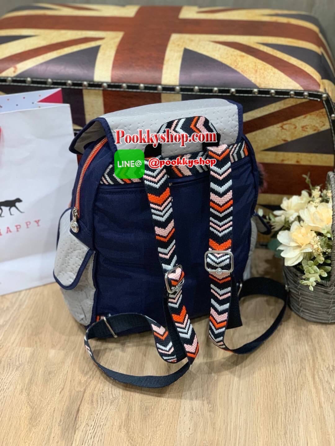 Kipling new grey emb city pack กระเป๋าเป้ที่สะพายได้ทุกวัน ไม่ว่าจะไปเรียน ไปทำงานหรือออกทริปเล็กๆ วัสดุ polymide100% สีสันของกระเป๋ารวมถึงตัวสายดูแมทช์กัน ยังมีช่องใช้งานที่แยกออกเป็นสัดส่วนไม่ว่าจะด้านข้างหรือด้านหน้า เปิดปิดสองชั้นด้วยกระดุมแม่เหล็กและ