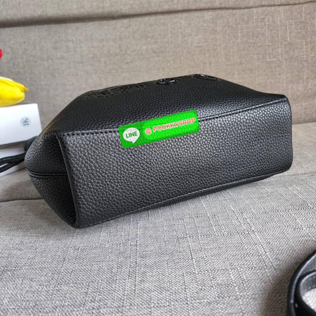 COACH ANDY CROSSBODY WITH HORSE AND CARRIAGE (COACH CA213) กระเป๋าสะพายคอสบอดี้ ดีไซต์สุดเก๋ วัสดุหนังแท้ทั้งใบ กระเป๋าเอนกประสงค์ ด้านในมีซิป รูดปิดด้วยเชือกและกระดุมแม่เหล็ก ซับในด้วยผ้า ด้ามถอดได้ ดรอป 5 1/4"สายสะพายถอดได้ สายสะพายยาว 21" สำห