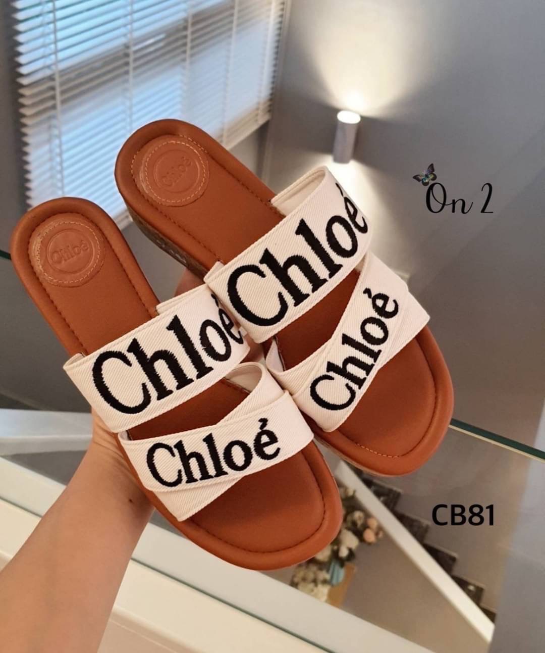 รองเท้าแตะChloé รุ่น Woody LOGO SLIDE SANDALรอบนี้งานเป็นส้นหนาสูง: 1.5" งานจริงใส่สวยมากค่ะ งานปังไม่ไหว งานสวม พื้นปั้ม ผ้านิ่ม ตราโลโก้ สวยมากกกก ก.ล้านตัว