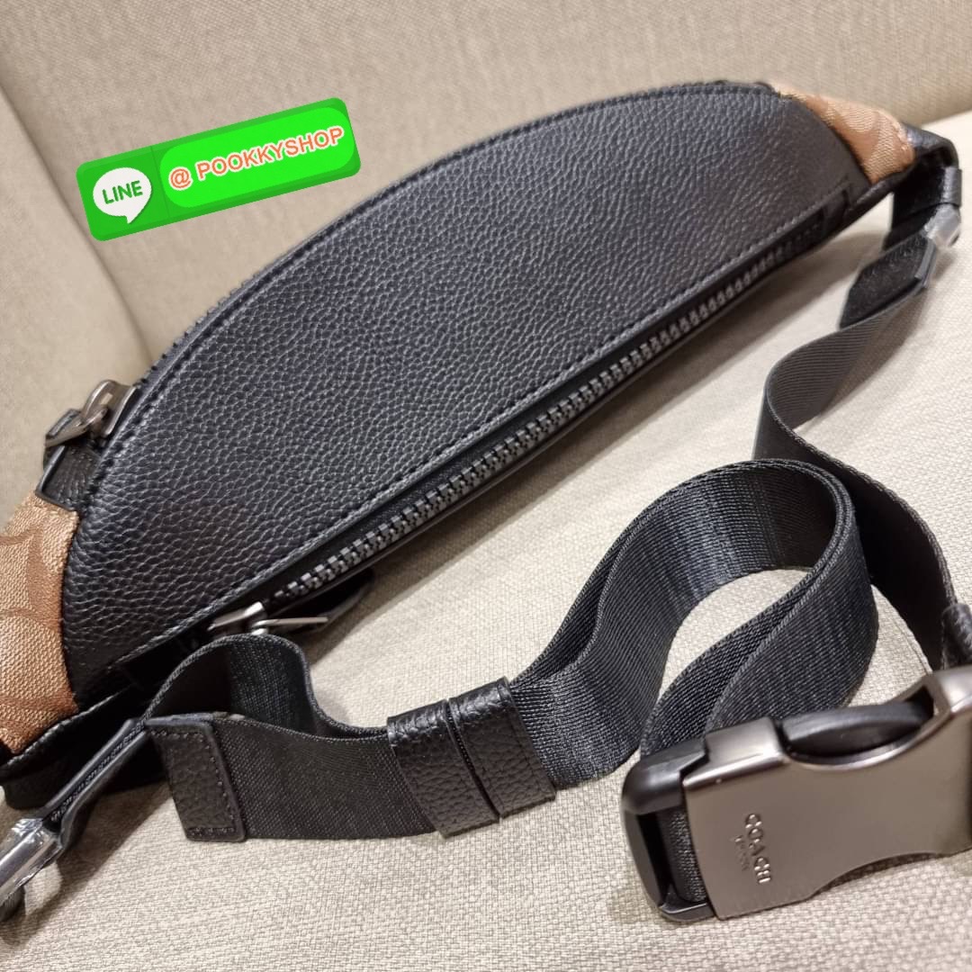 COACH C4028 COACH x PEANUTS WARREN BELT BAG IN SIGNATURE CANVAS WITH VARSITY PATCHES กระเป๋าคาดอกไซส์ใหญ่ คอลเลคชั่นยอดฮิต!! เป็นรุ่นสุดยอดของความคลาสสิค ขนาดสะพายกำลังเท่ คูลๆ ใช้งานง่าย ได้ทั้งหนุ่มๆและสาวๆ วัสดุหนังแคนวาสเคลือบลายสลับหนัง pepble น่าใช้