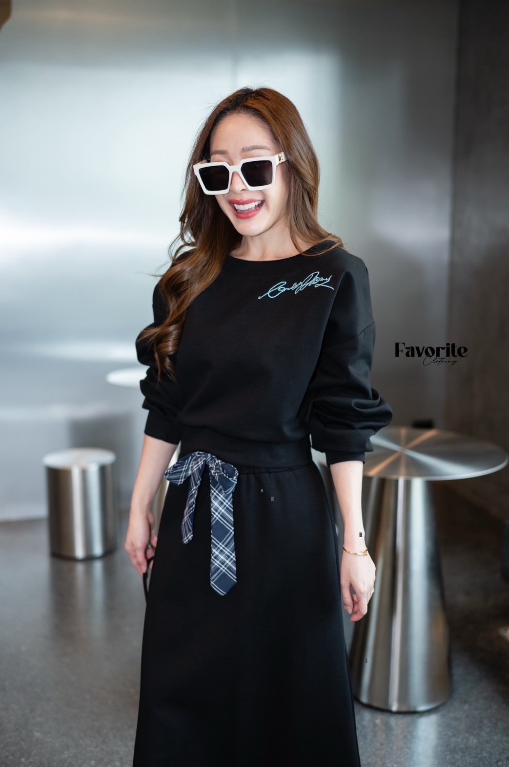 รอบ3 มาแล้วค่าาาา!!!!!! ❣️Set เสื้อแขนยาว+กระโปรงยาว❣️ Set เสื้อยืดแขนยาวคอปาด ปักลายด้านหน้า มาพร้อมกระโปรงผ้ายืด เอวสม็อค มีเข็มขัดผ้าเก๋ๆลายสก็อตมาให้ สามารถปรับผูกได้หลายแบบนะคะ งานดีมากกก ห้ามพลาดเลย!!!