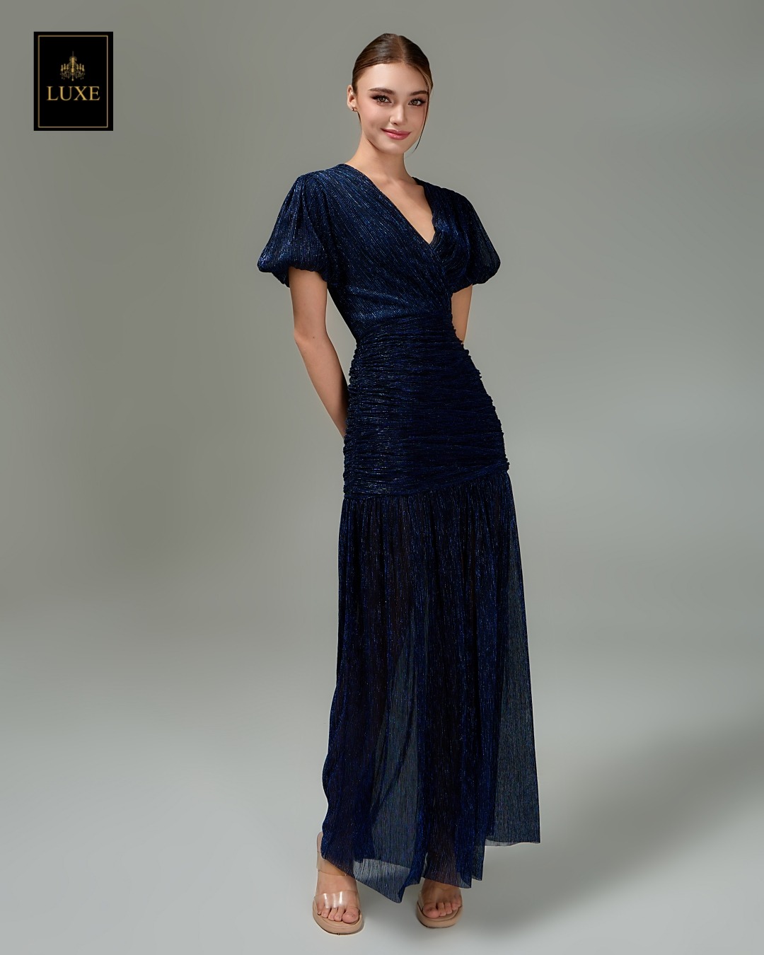 เดรสแฟชั่น แม็กซี่เดรสเสื้อคอวีป้าย แขนบอลลูน กระโปรงรูดเข้ารูปตรงสะโพก