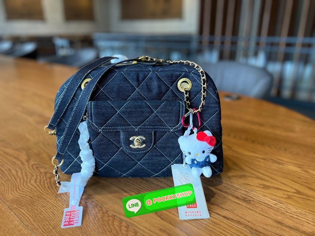 NEW ARRIVAL! LIMITED EDITION จาก Vip gift duty free ตปท. CHANEL DENIM SHOULDER BAG WITH KITTY